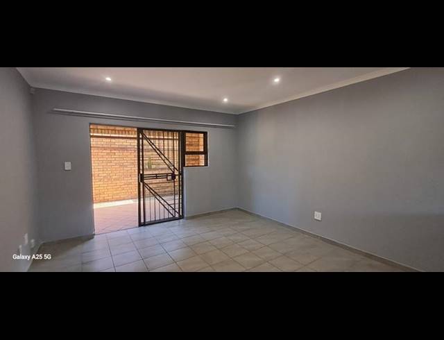 3 BEDROOM APARTMENT FOR SALE IN CHANCLIFF RIDGE